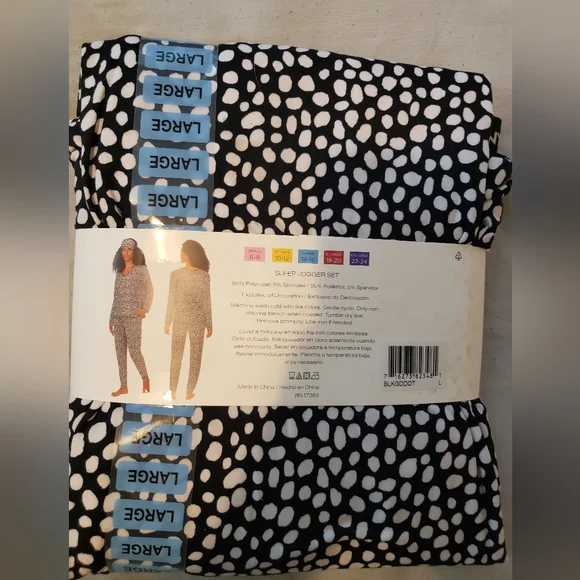 DKNY Jogger Set Pajama With Eye Mask - Picture 5 of 8